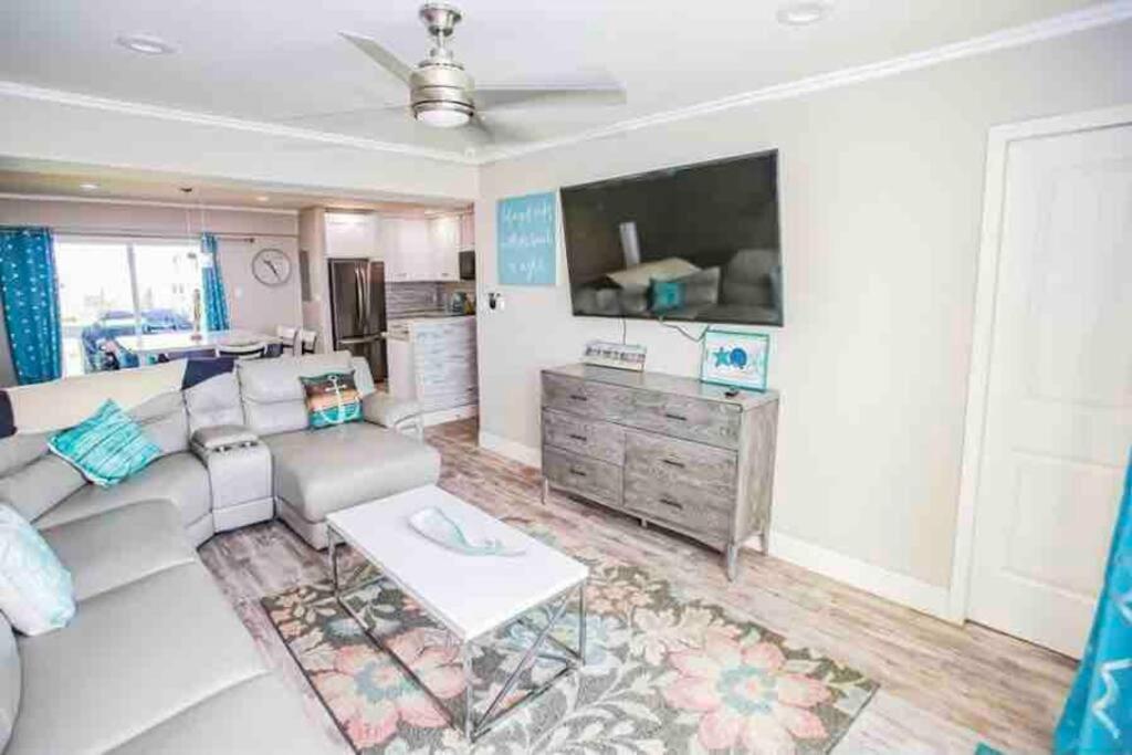 Beachfront Retreat! 3 Steps To Walkover! Surfside Beach Buitenkant foto
